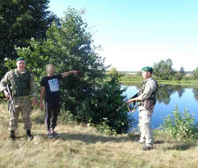 У Сумській області прикордонники затримали трьох нелегальних мігрантів